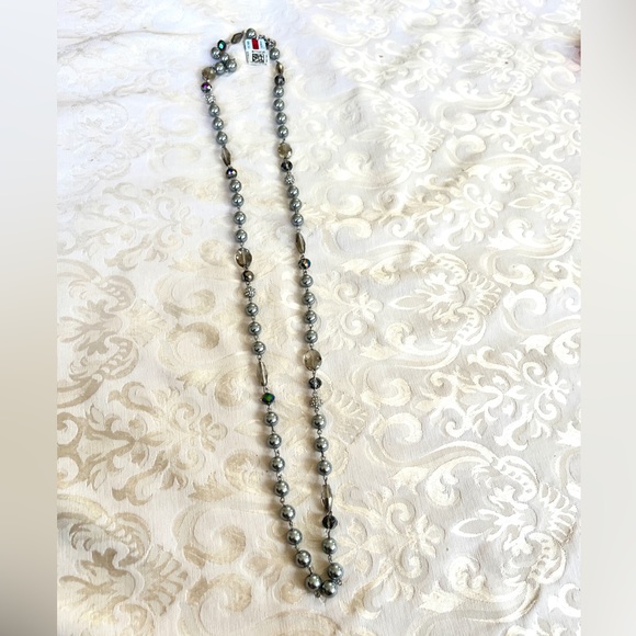 New long blue/gray shiny and sprinkle neckless. - Picture 4 of 6